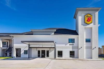 Super 8 by Wyndham Houston NW Beltway 8