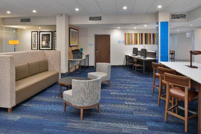Holiday Inn Express Orlando - South Park