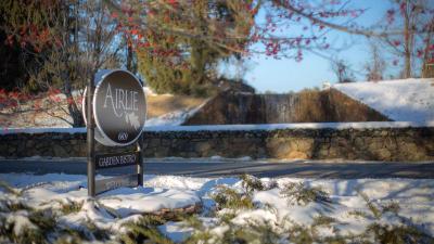 Airlie Hotel