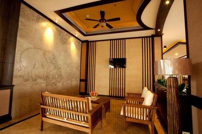 J & Y Lodge Hotel