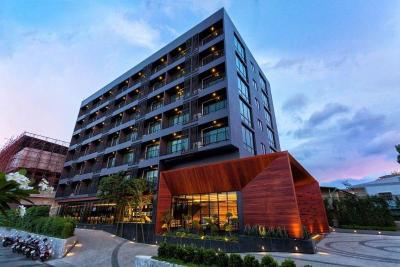 Ton Aoi Grand Hotel
