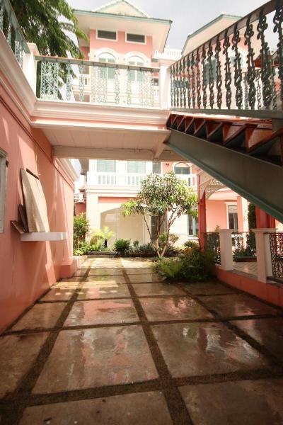 Hiranyakul  House