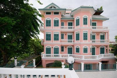 Hiranyakul  House