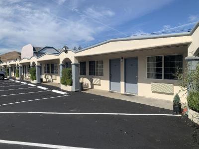 Holiday Motel