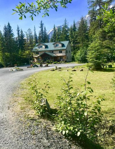 Twin Peaks Lodge And Rv Park