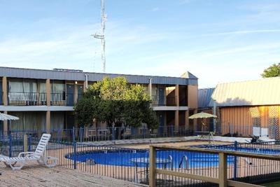 Castle Inn & Suites by OYO Lawton