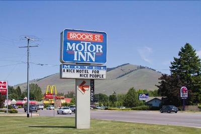 Brooks Street Motor Inn