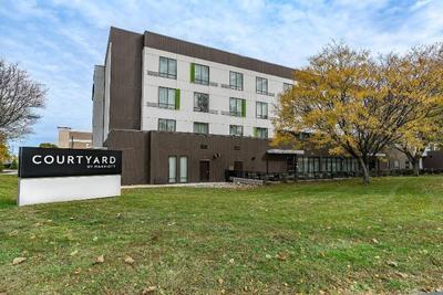 Courtyard By Marriott West Springfield