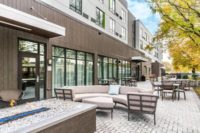Courtyard By Marriott West Springfield