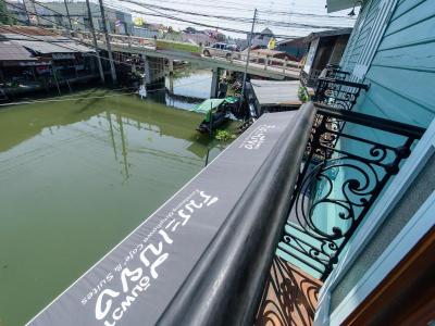 Rimrabeang Amphawa Cafe And Suite