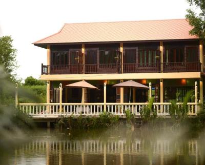 River Jam Amphawa