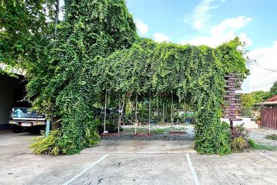 Nan Thara Place by ZUZU
