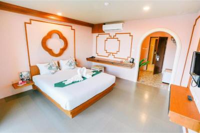 The Pineapple Hotel (SHA)