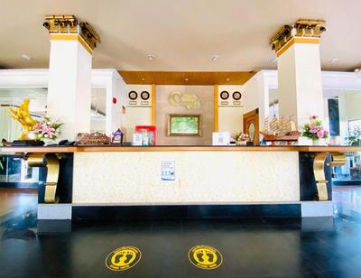 Crystal Hotel