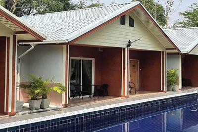 Phenwaree Amphawa Resort by ZUZU