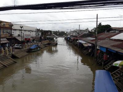 Phenwaree Amphawa Resort by ZUZU