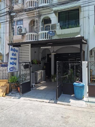 RatchadaSuthisan Day & Longstay by ZUZU