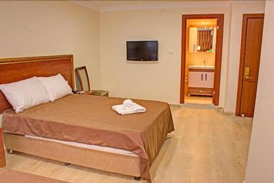 Hotel Real Life