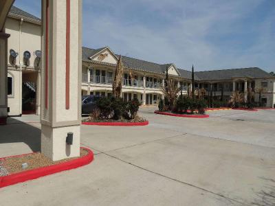 America's Inns & Suites Willowbrook
