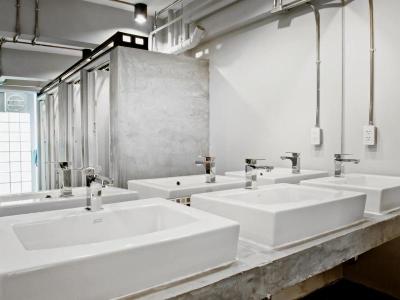 Loyy Hotel - Hostel