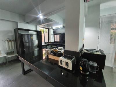 Loyy Hotel - Hostel