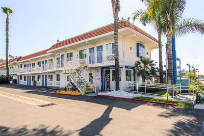 Motel 6 La Mesa, CA - San Diego