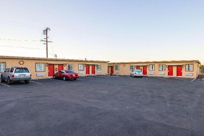 Motel 6 On Maple
