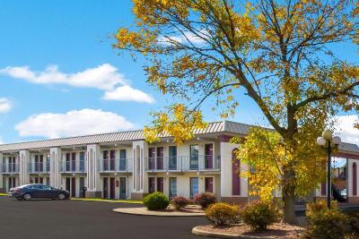 1 Life Studio And Suites