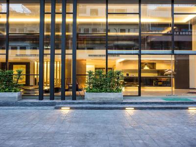 Aim House Bangkok Hotel