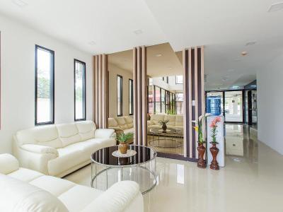 B2 Ubon Boutique & Budget Hotel