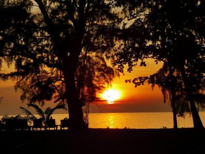 Eco Lanta Hideaway Beach Resort