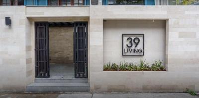 39 Living