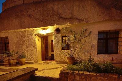 Cave Hotel Saksagan