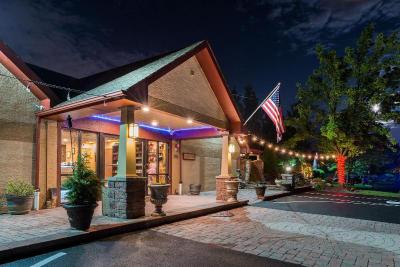 Inn of the Dove Romantic Suites with Jacuzzi & Fir