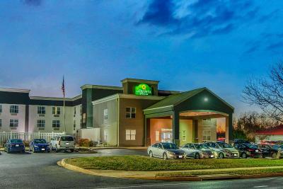 La Quinta Inn & Suites by Wyndham Lexington Park -