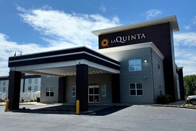La Quinta Inn & Suites by Wyndham Lexington Park -