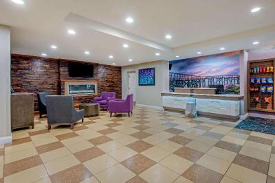 La Quinta Inn & Suites by Wyndham Lexington Park -