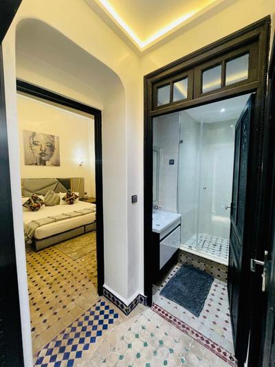 Riad Douirtna