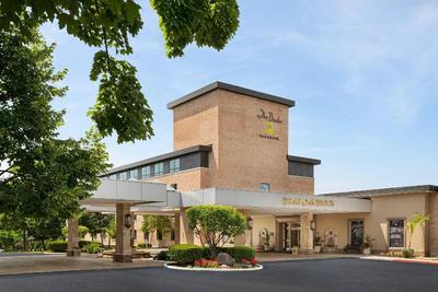 The Drake Oak Brook, Autograph Collection