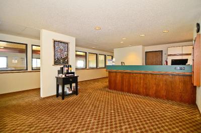 Super 8 by Wyndham Hayward WI