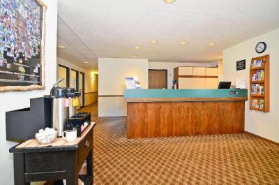 Super 8 by Wyndham Hayward WI