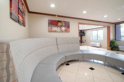 OYO Townhouse Houston Airport North