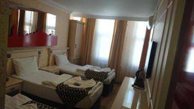 The Queen Hotel