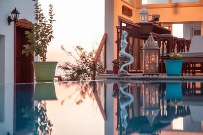 Sunset Villa Hotel