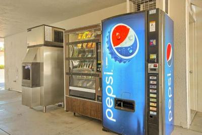 Motel 6 Fresno, CA - Blackstone North