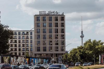 Schulz Hotel Berlin Wall At The East Side Gallery
