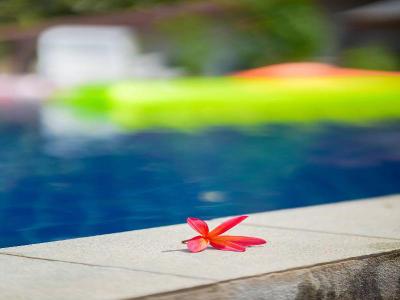 Phi Phi Cozy Seafront Resort