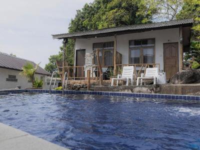 Phi Phi Cozy Seafront Resort