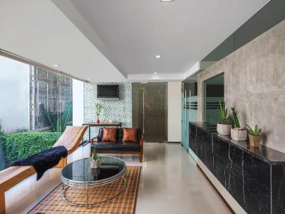 Silom Lofts Hotel