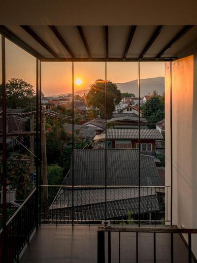 Por Thapae Gate